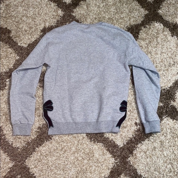 Merry Christmas 🎄 Embroidered Bow Sweatshirt - Picture 6 of 9